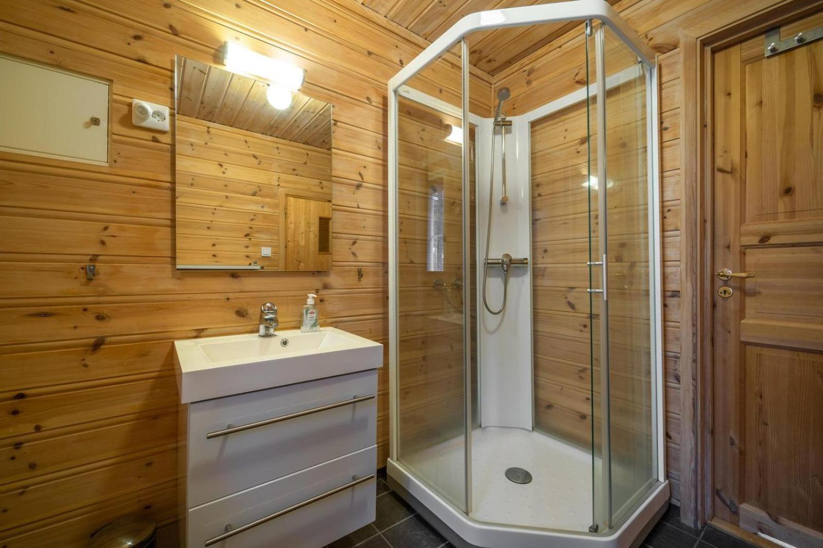 - 8p - With Sauna & Hot Tub