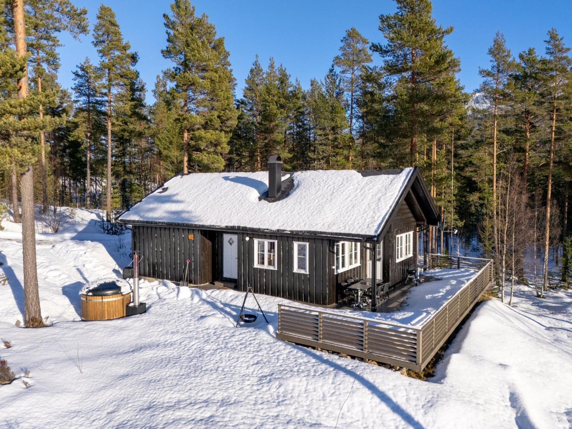 - 8p - With Sauna & Hot Tub Holiday home *