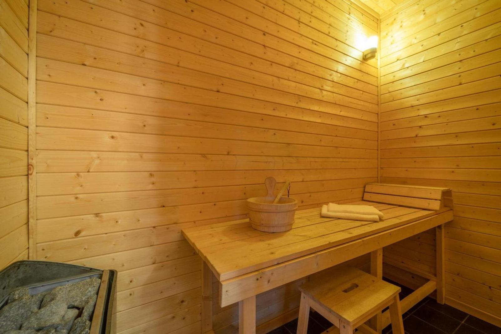 - 8p - With Sauna & Hot Tub *